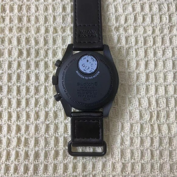 🆕Swatch x Omega Moonswatch Mission To Moonphase Snoopy - Picture 3 of 5